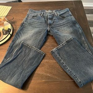 Wrangler men’s jeans gently used